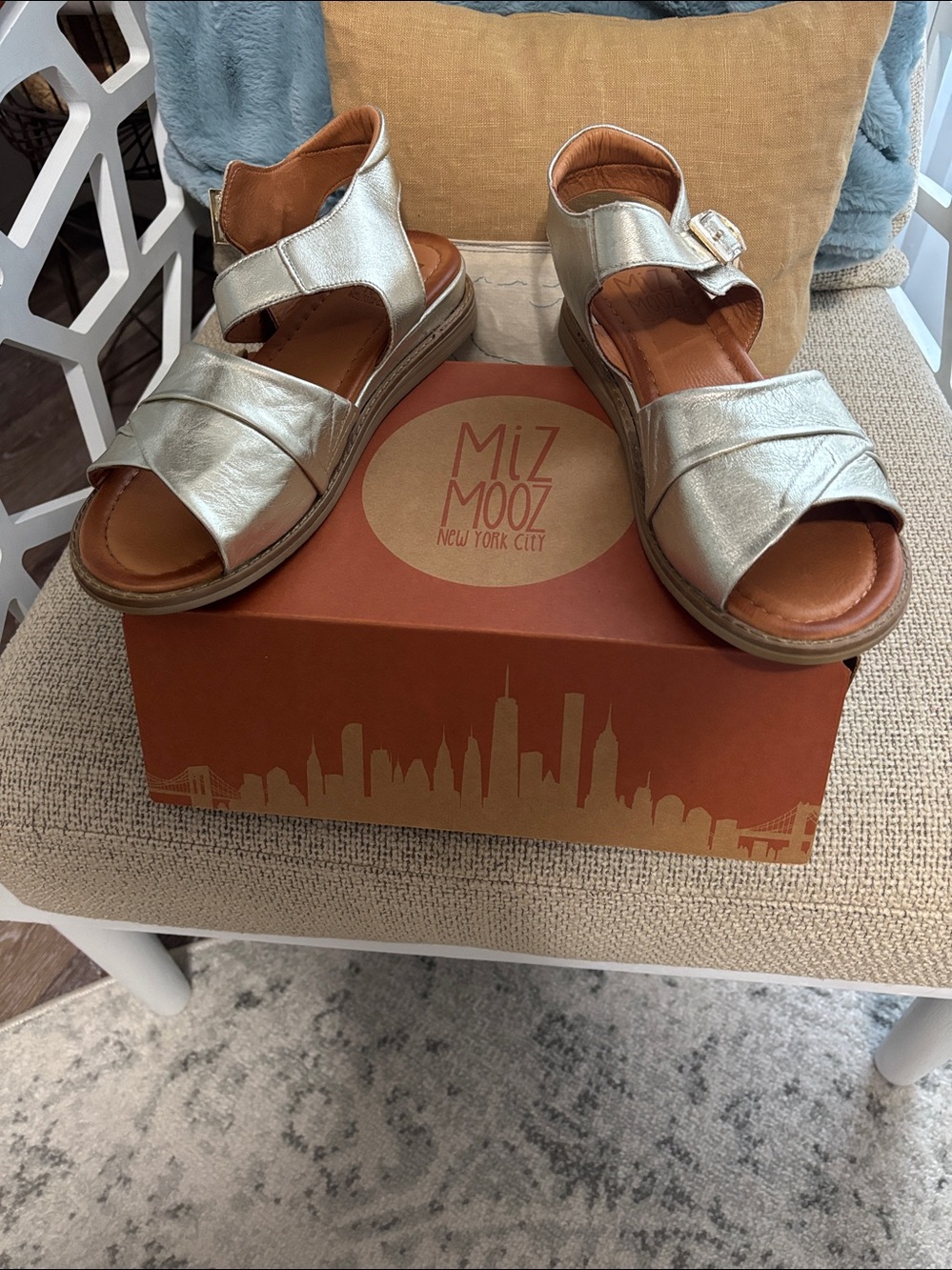 NIB Miz Mooz Haley gold sandal sz 41 wide